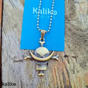 One Piece Alloy Necklace (White beard)